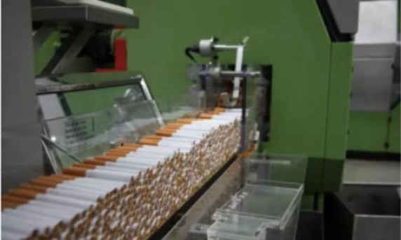 Cigarette manufacturing machine